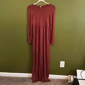 Jardin by Macris long sleeve maxi dress light maroon with pockets fits like a S